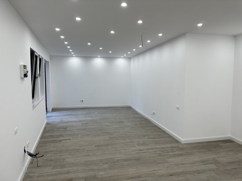 Executam amenajari interioare si exterioare.